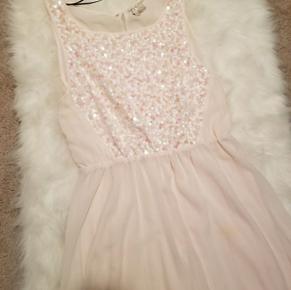 Divided Dresses & Skirts - H&M Divided Blush Dress